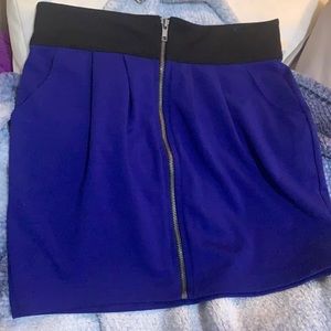 Mini skirt with pockets